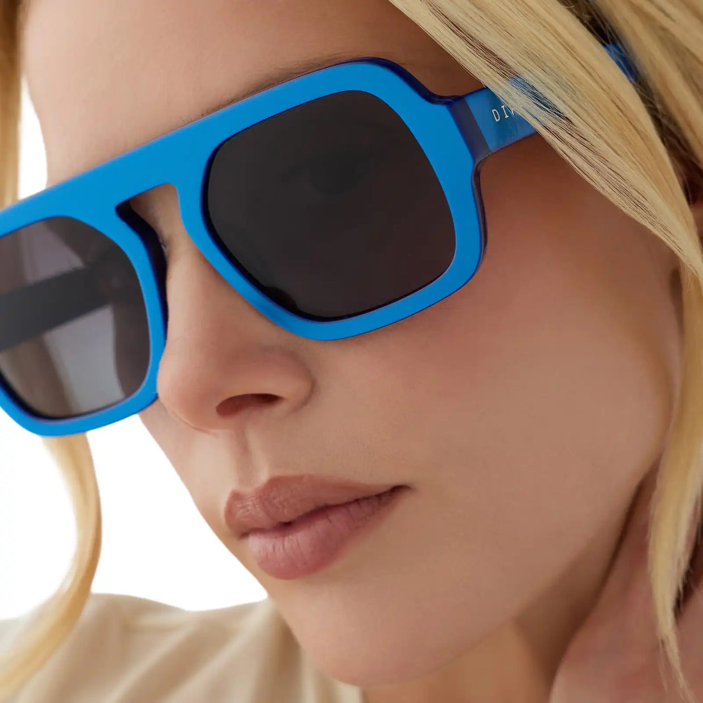 ALIX - LUMINOUS BLUE + BLUE GRADIENT + POLARIZED + SUNGLASSES