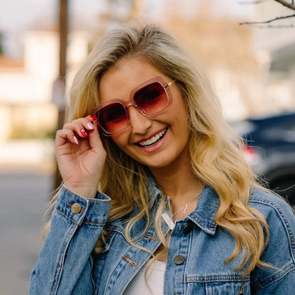 SANDRA - LIGHT PINK CRYSTAL + GLASSES