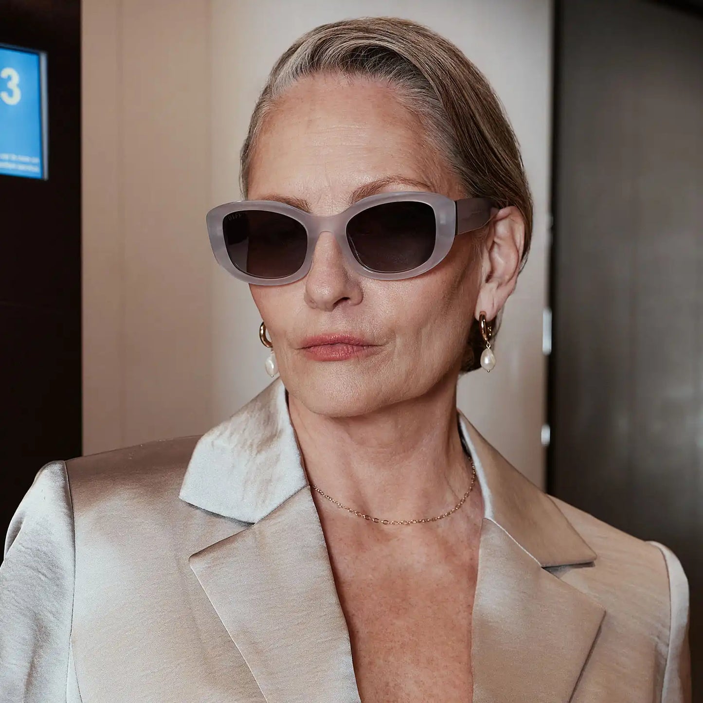 MIRANDA - MILKY WHITE + GREY GRADIENT + POLARIZED SUNGLASSES