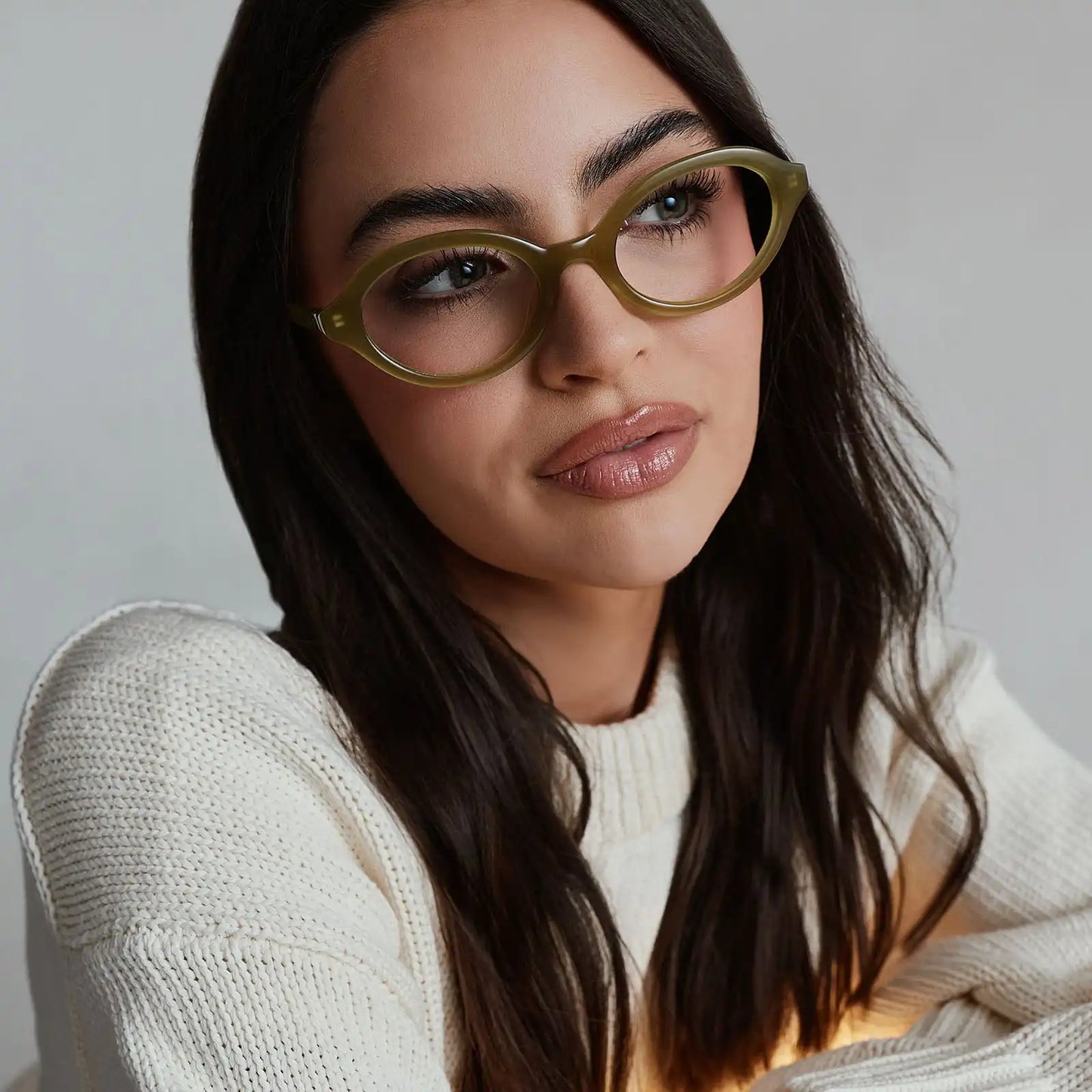 JULIA - OAKMOSS GREEN + GLASSES