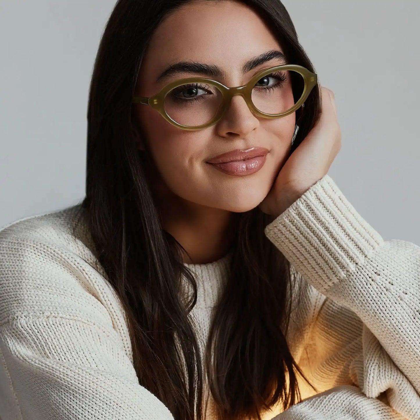 JULIA - OAKMOSS GREEN + GLASSES
