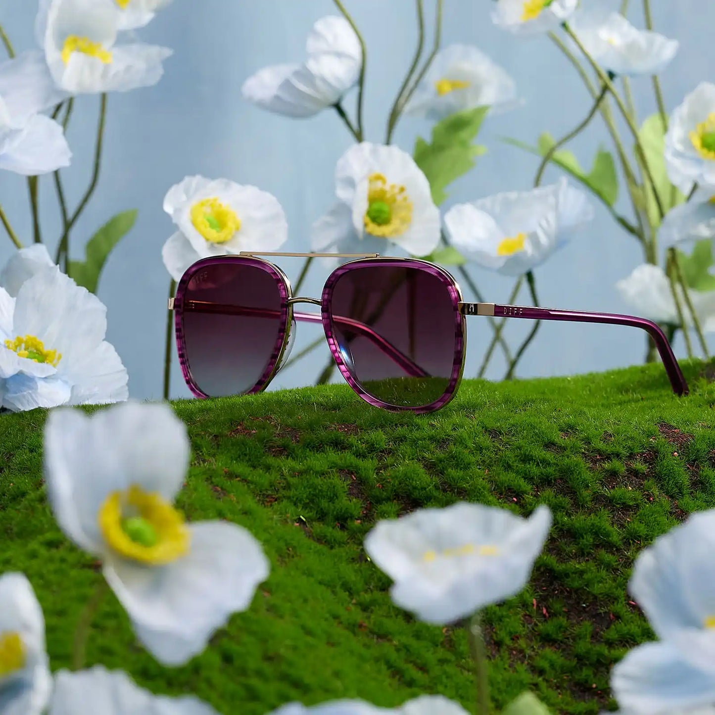 CHESHIRE CAT - PURPLE + PINK GRADIENT + SUNGLASSES
