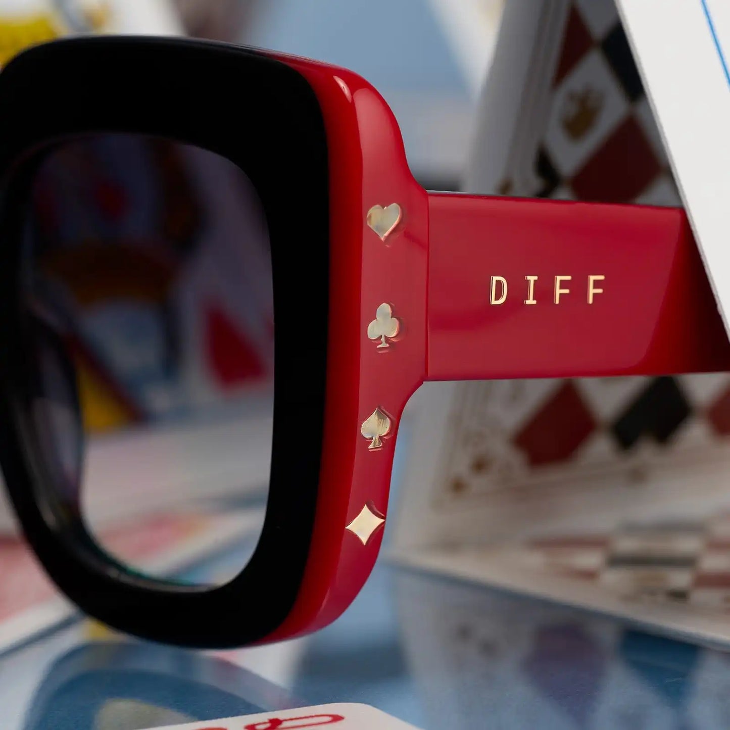 QUEEN OF HEARTS - BLACK + GREY GRADIENT + SUNGLASSES