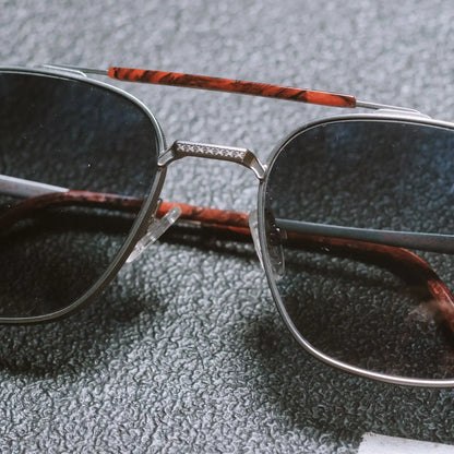 I'M A SONG - MATTE SILVER + GREY GRADIENT + SUNGLASSES