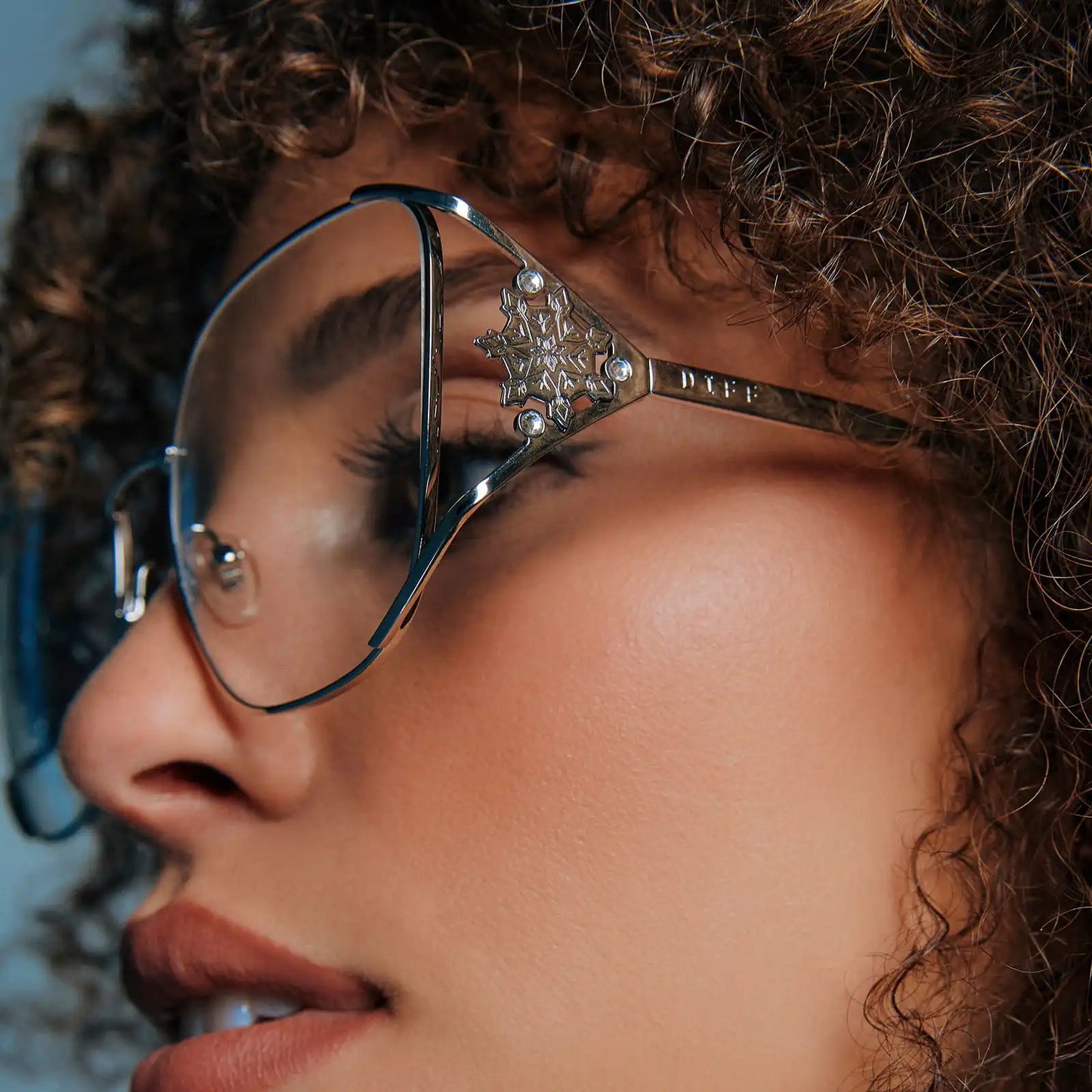 ELSA - COOL SILVER GLOSS METAL + GLASSES