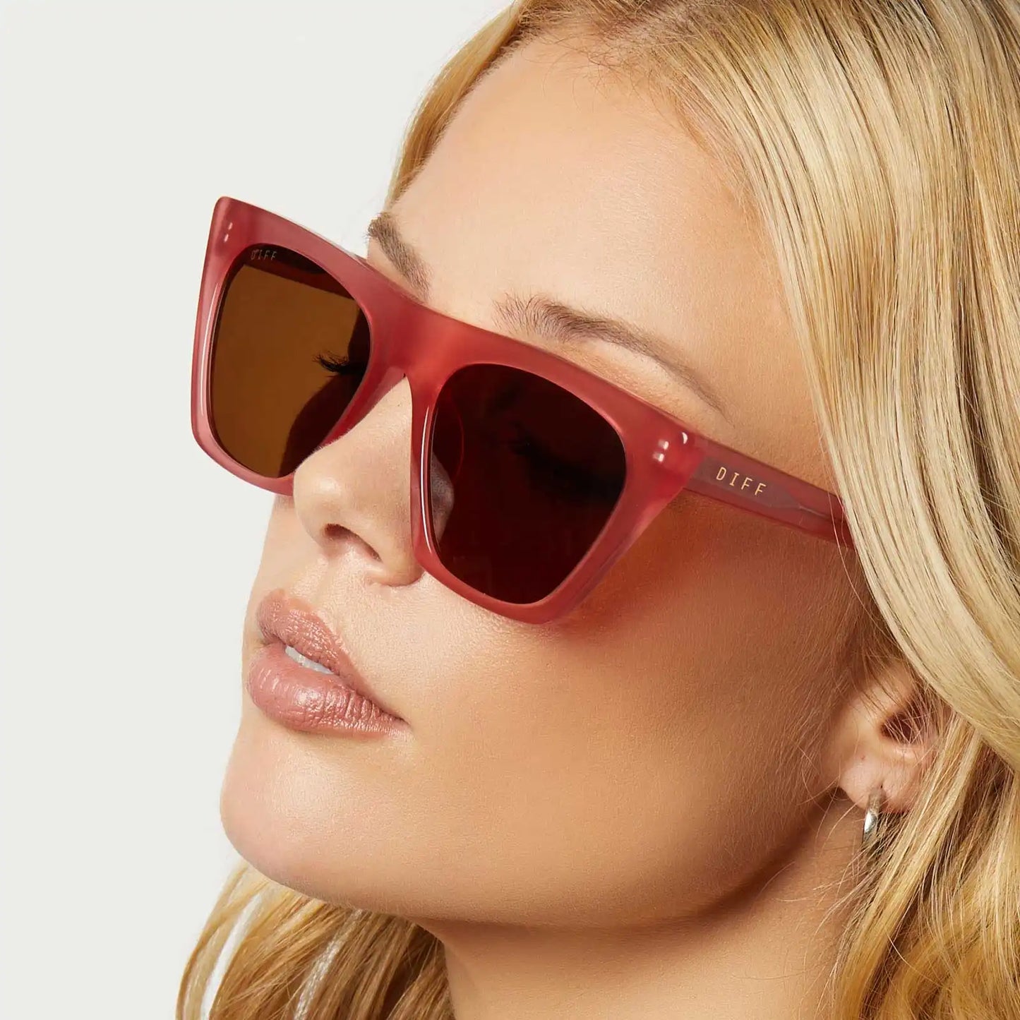 AVRIL - GUAVA + BROWN SUNGLASSES