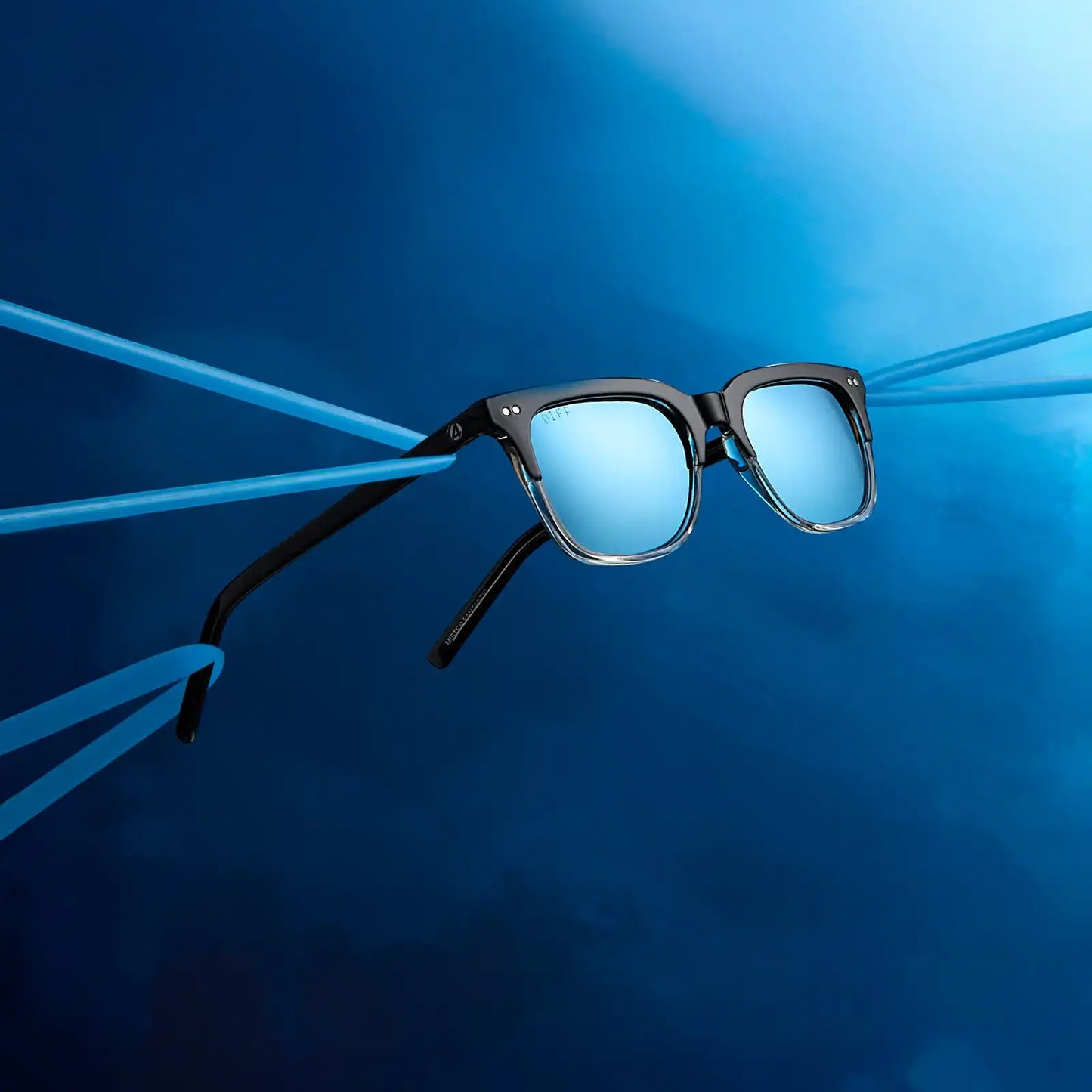 MR. FANTASTIC™ - RETRO BLACK TO CLEAR GRADIENT + QUANTUM BLUE MIRROR + POLARIZED SUNGLASSES