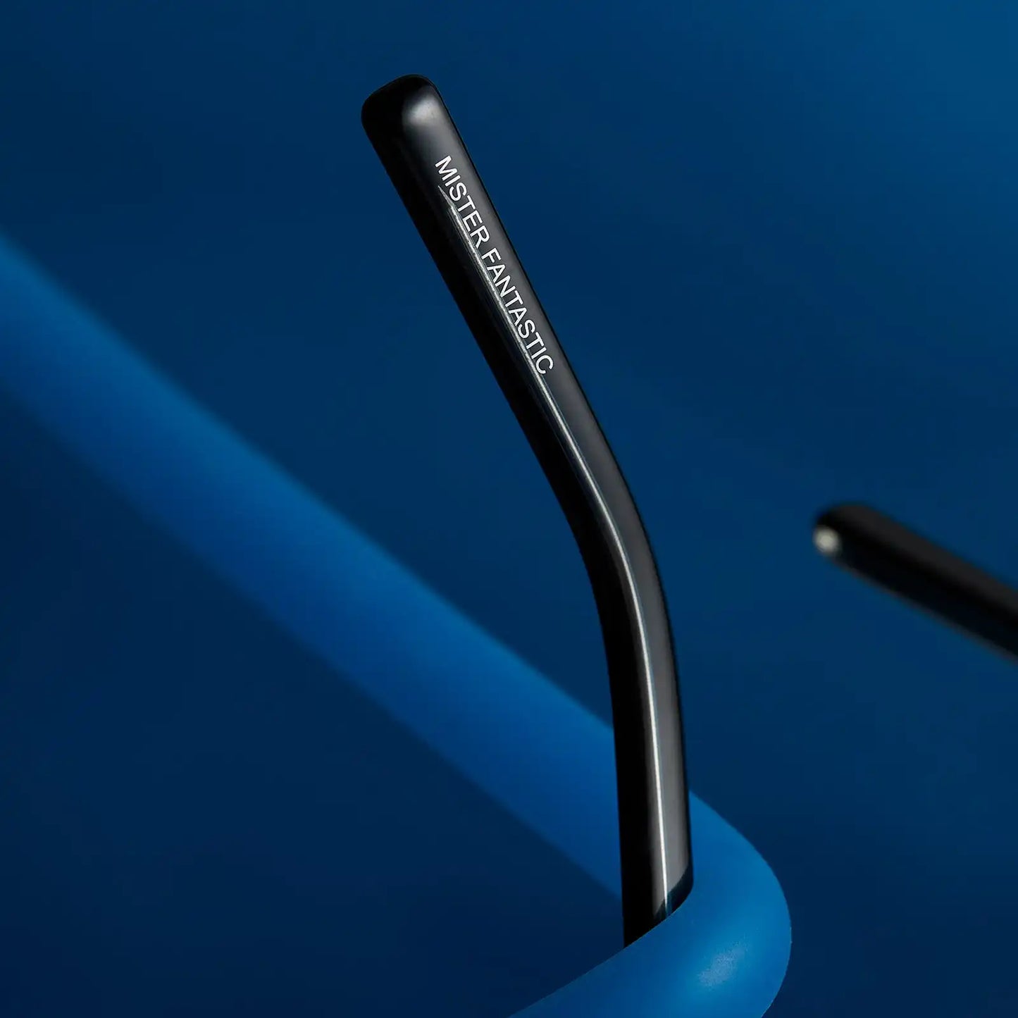 MR. FANTASTIC™ - RETRO BLACK TO CLEAR GRADIENT + QUANTUM BLUE MIRROR + POLARIZED SUNGLASSES