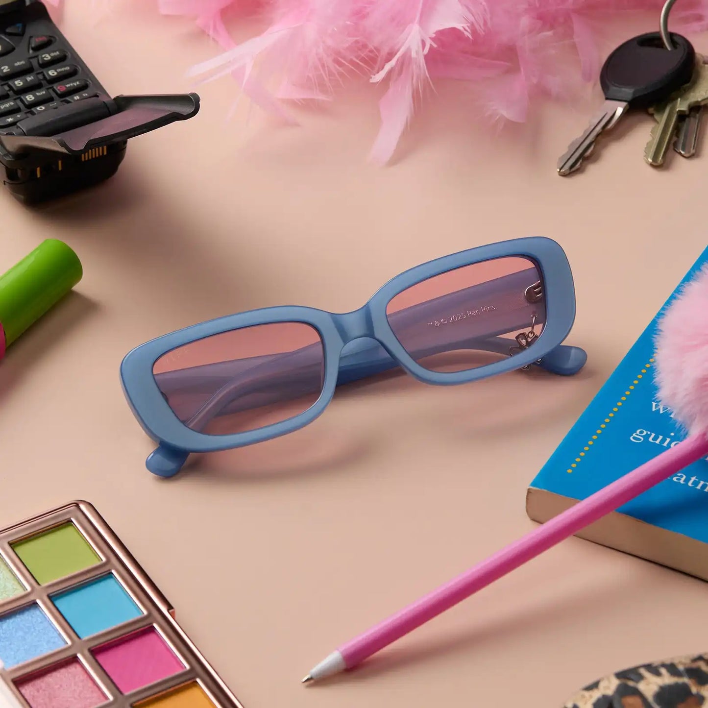 CHER - LIGHT BLUE + PINK GRADIENT SUNGLASSES