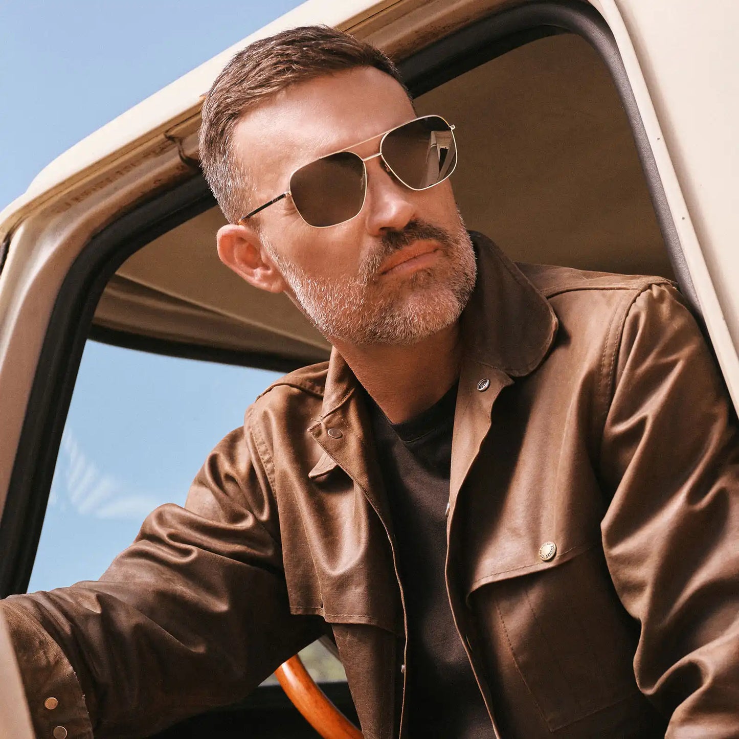 JONAS - GOLD +  GLASSES