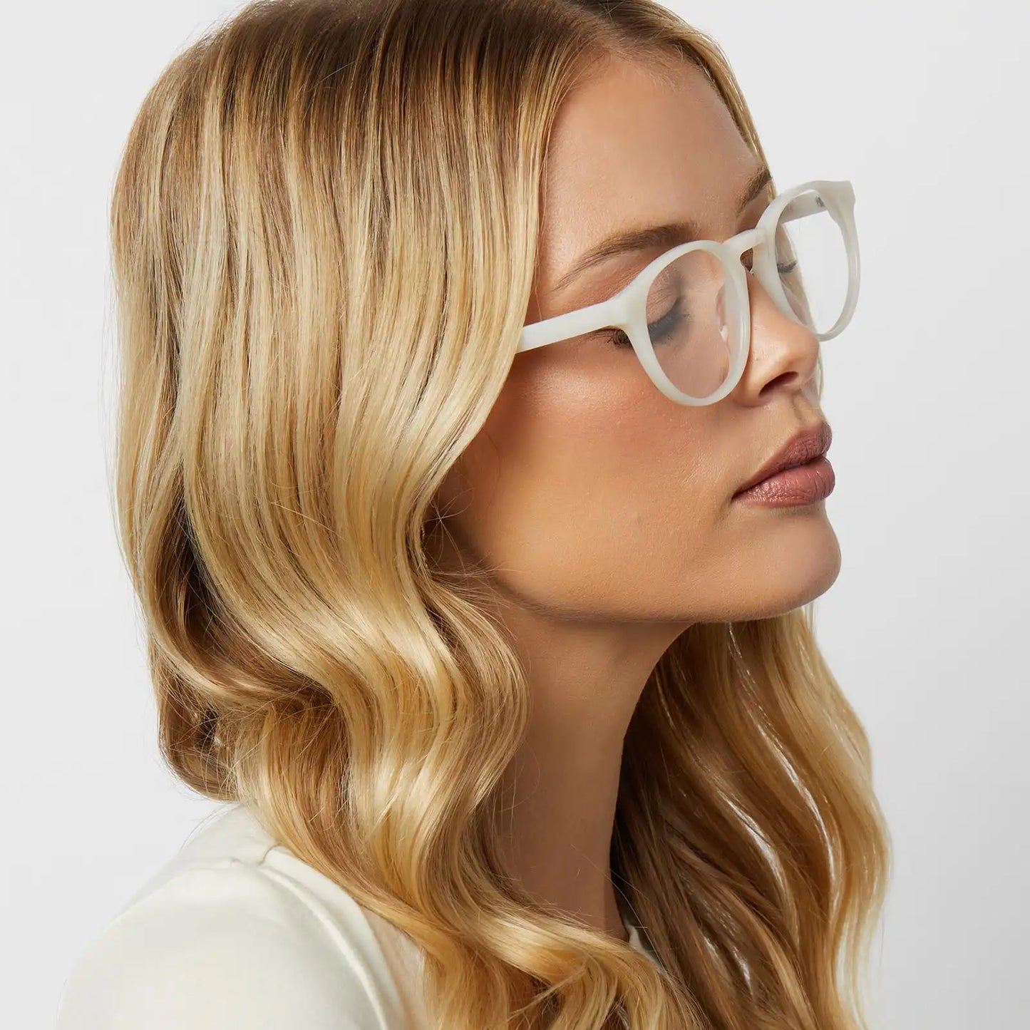 SAWYER - MERINGUE + GLASSES