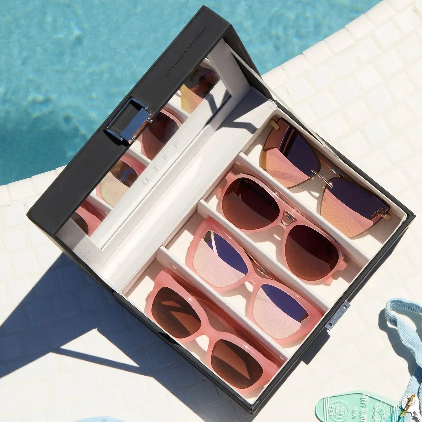 VANITY CASE - 4 PAIR + BLACK