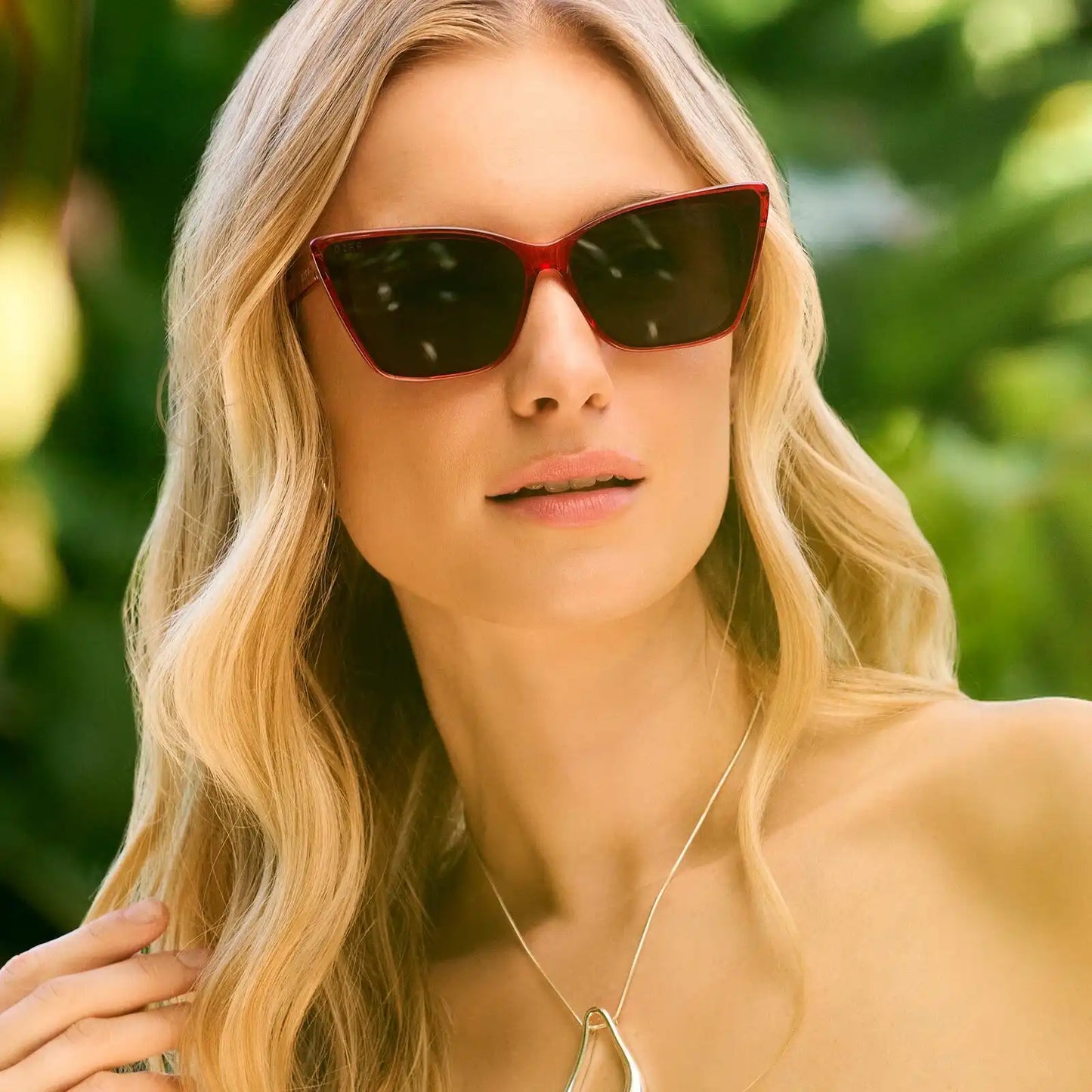 ALINA - RED HOT SUMMER + GREY SUNGLASSES