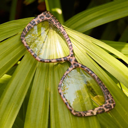 BECKY II - LEOPARD TORTOISE + GLASSES