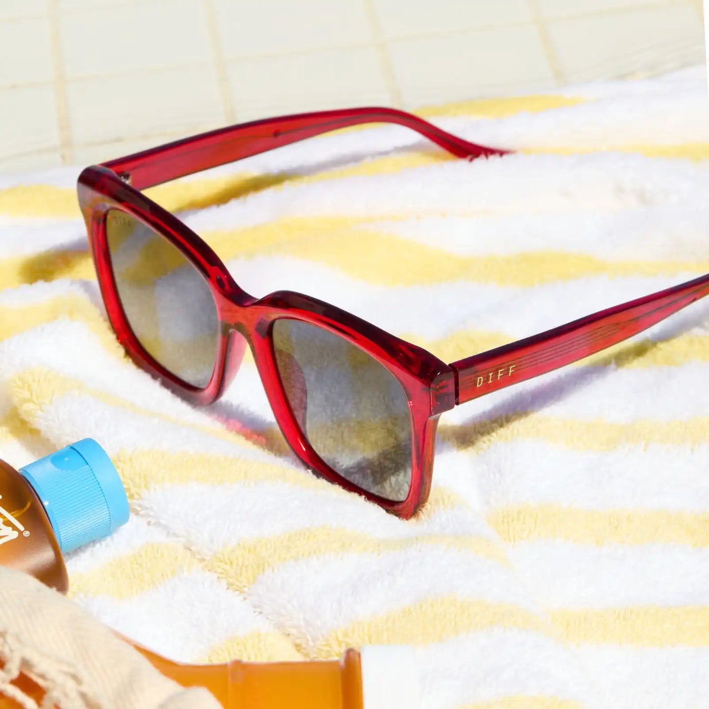 MEREDITH - RED HOT SUMMER + GREY GRADIENT + POLARIZED SUNGLASSES