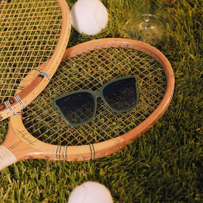 MEREDITH II - FAIRWAY GREEN + GREY GRADIENT SUNGLASSES