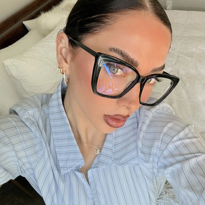 BECKY II - BLACK + GLASSES