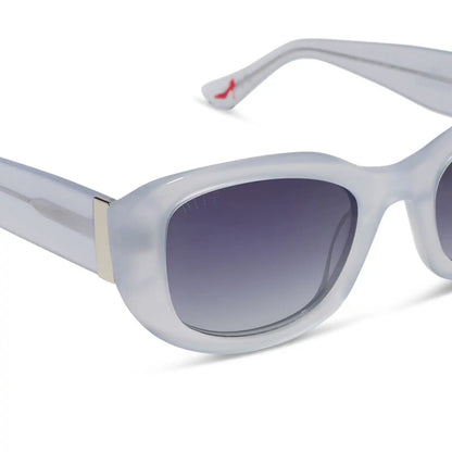 MIRANDA - MILKY WHITE + GREY GRADIENT + POLARIZED SUNGLASSES