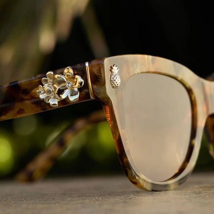 HAWAII - COCONUT PALM TORTOISE + BROWN SUGAR GRADIENT SUNGLASSES