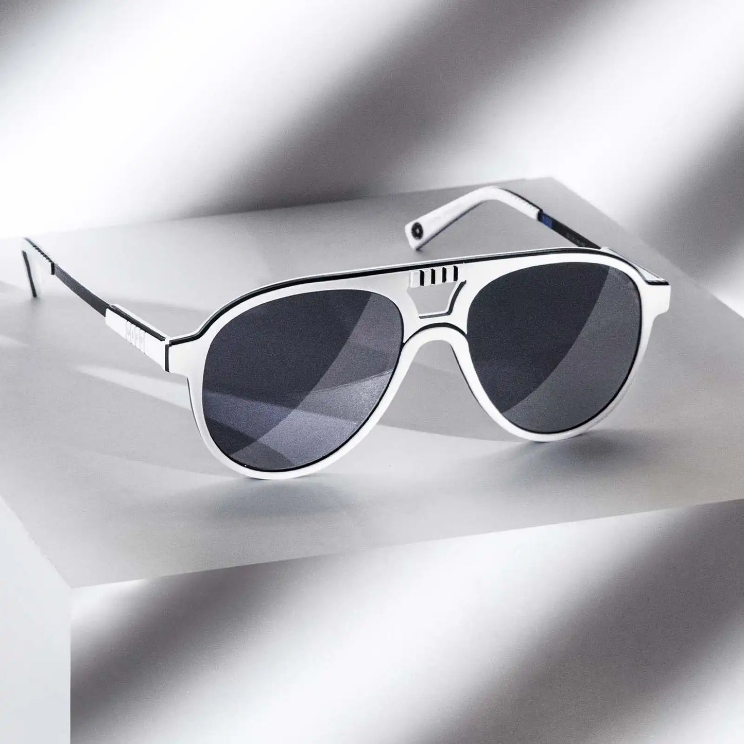 STORMTROOPER - GALACTIC WHITE + BLACK POLARIZED SUNGLASSES